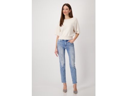 409948 121 Model FullBody 1200