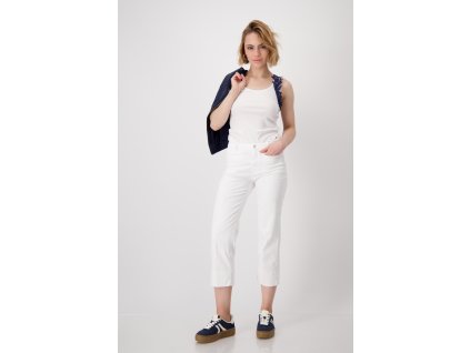 409826 105 Model FullBody 1200