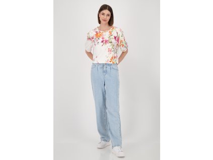 409637 107 Model FullBody 1200