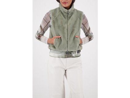 809266 667 Model Front 1200