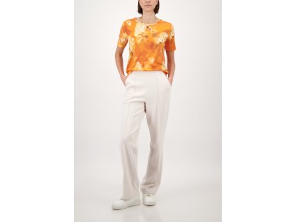 410347 124 Model FullBody 1200