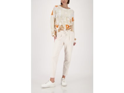 410465 124 Model FullBody 1200