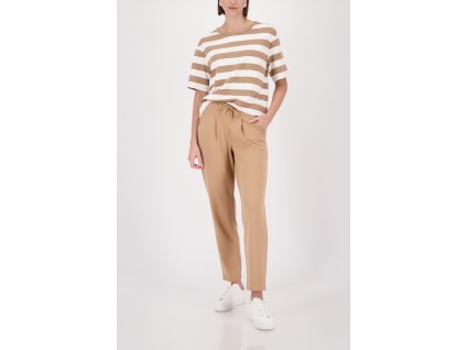 410465 546 Model FullBody 1200