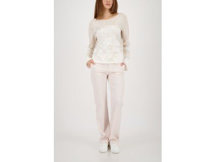 410247 126 Model FullBody 1200