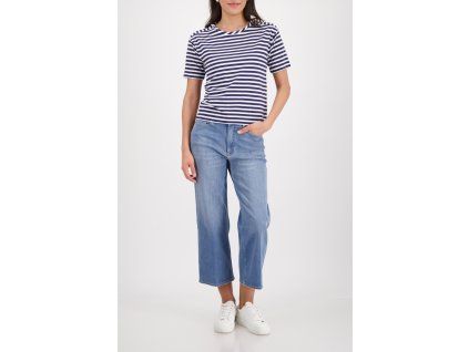 410776 756 Model FullBody 1200