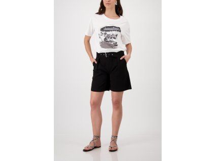 410576 105 Model FullBody 1200