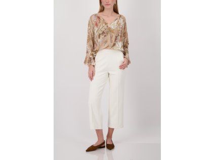 410769 143 Model FullBody 1200