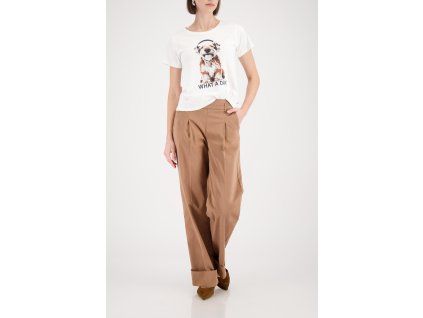 410593 105 Model FullBody 1200