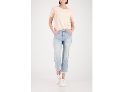 410557 250 Model FullBody 1200