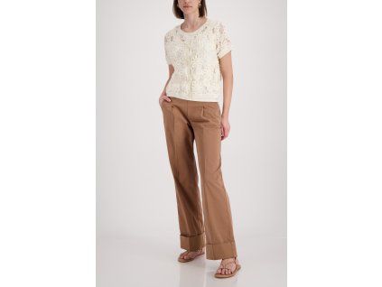410856 143 Model FullBody 1200