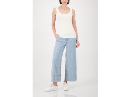 410859 143 Model FullBody 1200