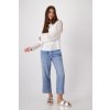 409302 102 Model FullBody 1200