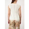 410852 143 Model Back 1200