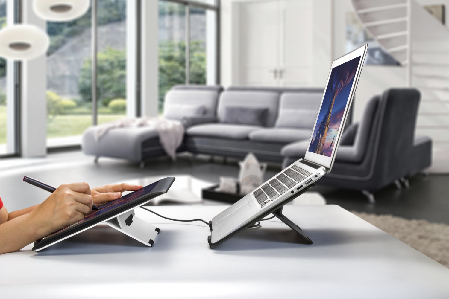EVOLVEO TopLift, hliníkový stojan na notebook, čierny