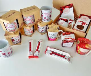 💝 VALENTÍN sa neúprosne blíži… Darujte svojim blízkym darček z lásky – taký, ktorý poteší, zahreje a vyčarí úsmev....