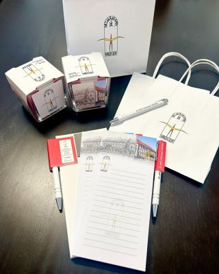 Ďalšia z krásnych zákaziek pre ZŠ a MŠ Petra Pázmánya s VJM v Šali! 🏫🎨 Čo všetko sme pre nich „upiekli“ v našej dielni? ✅...