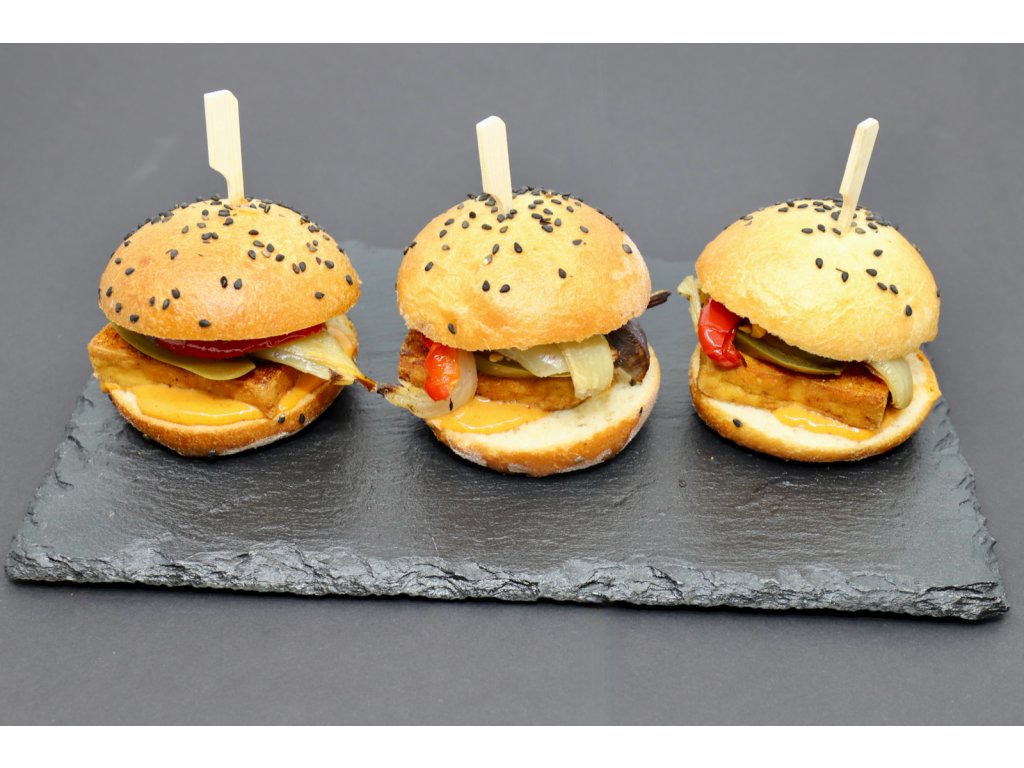 Vege burger – v domácí bulce se zeleninou a omáčkou Garam masala(10ks)