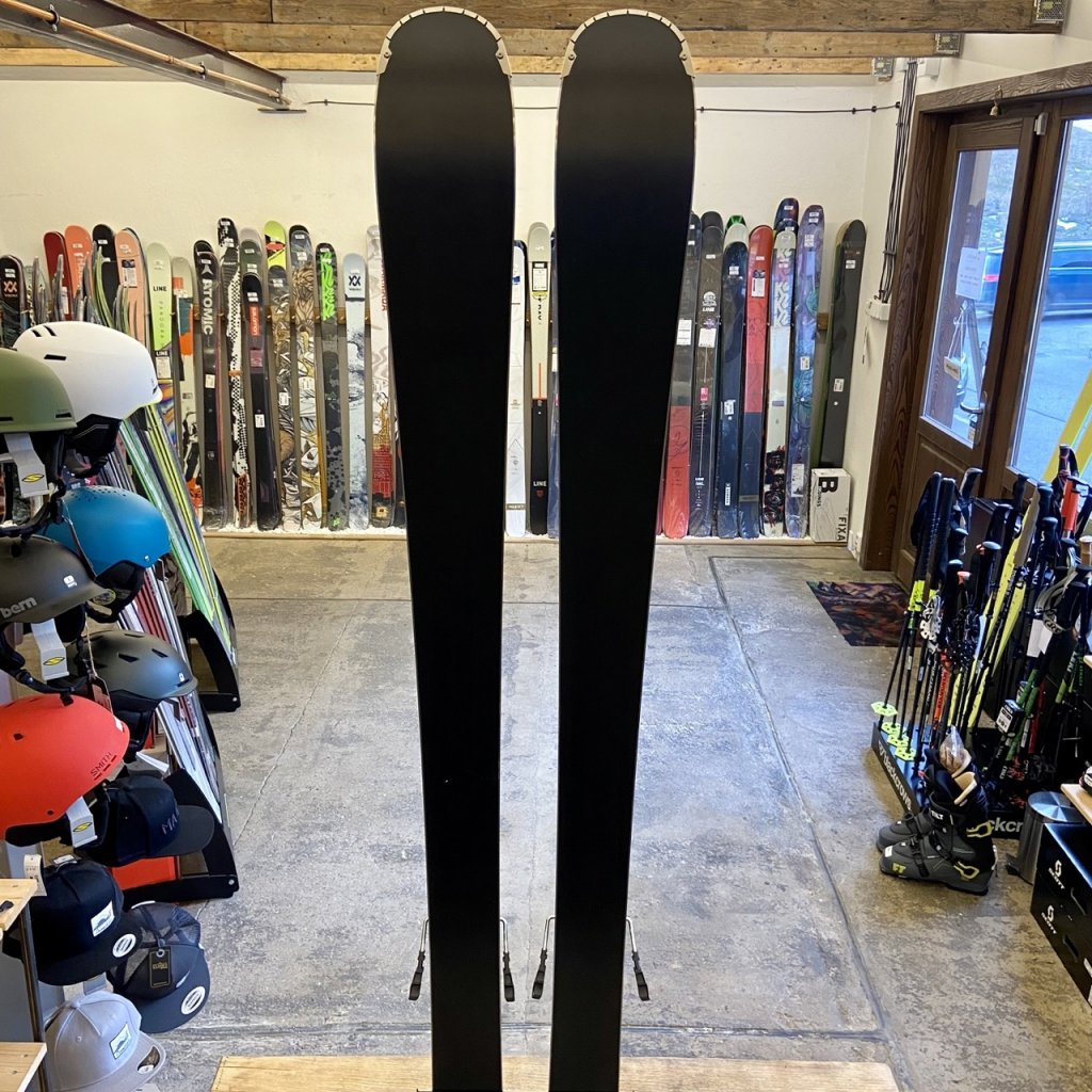 Völkl M5 Mantra - Freeskier.cz