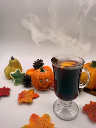 •Horký Francouz• velmi oblíbený v chladném počasí. Náš nealko svařák hrozno můžete objednávat na našem novém e-shopu #hot...