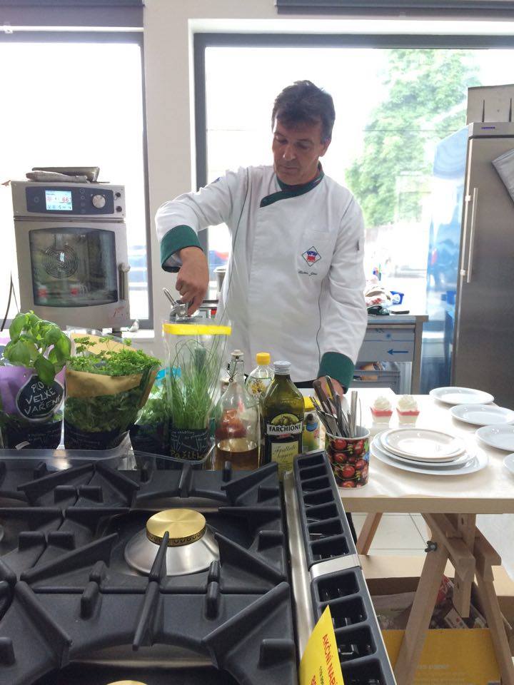 Fotografie z předváděcí akce konvektomatů Steambox Slim