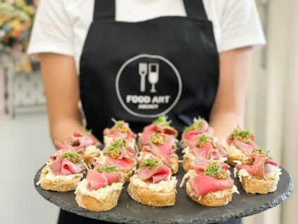 obsluha cateringu