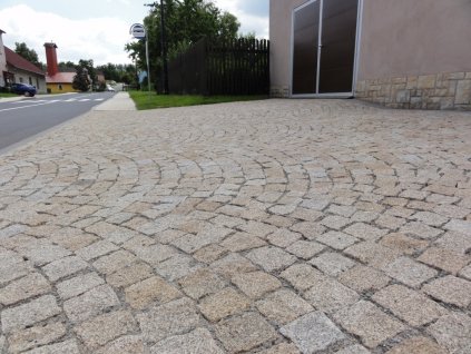 Dolnobřezinecká žlutá 8 11