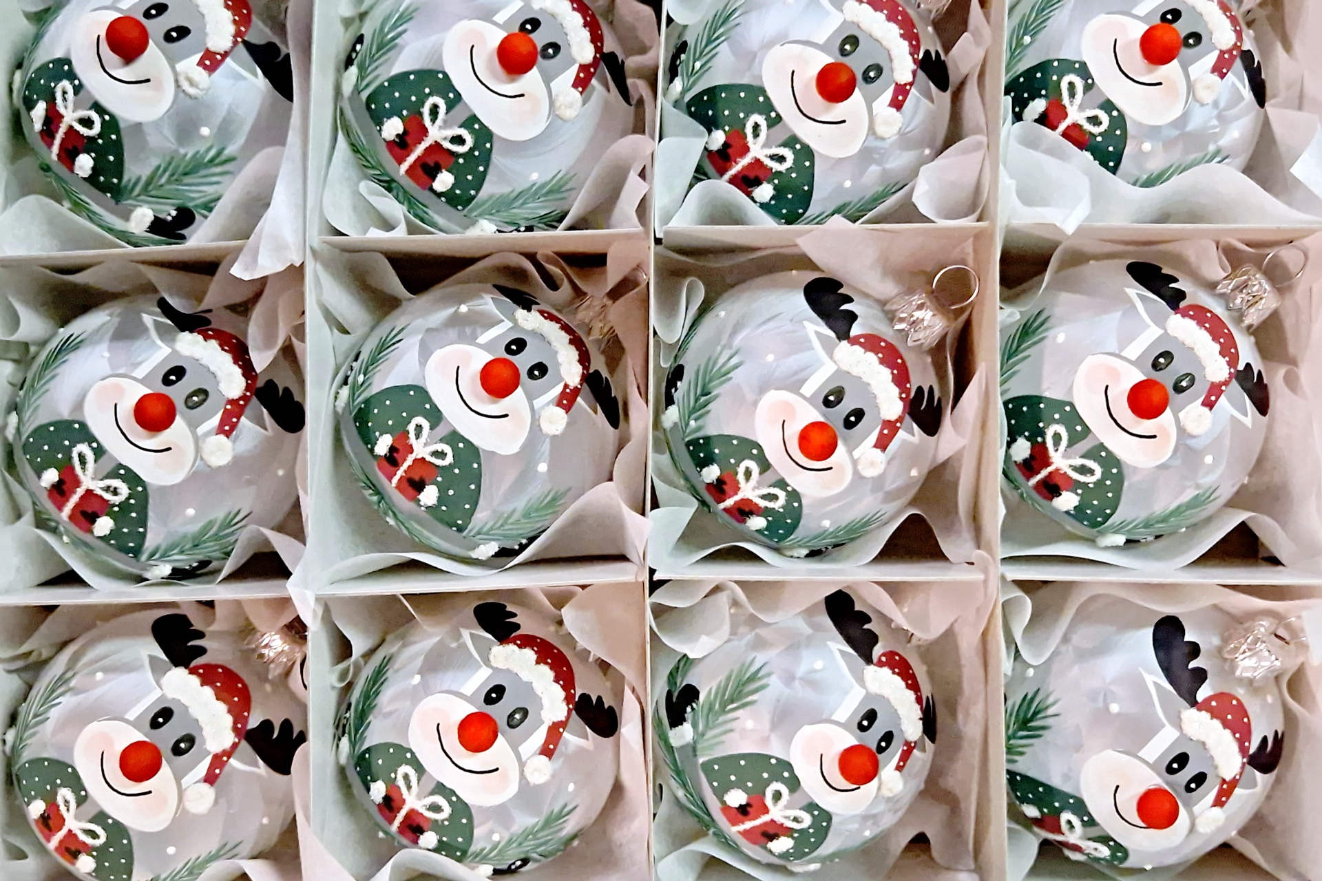 Jak správně uložit vánoční ozdoby k letnímu spánku