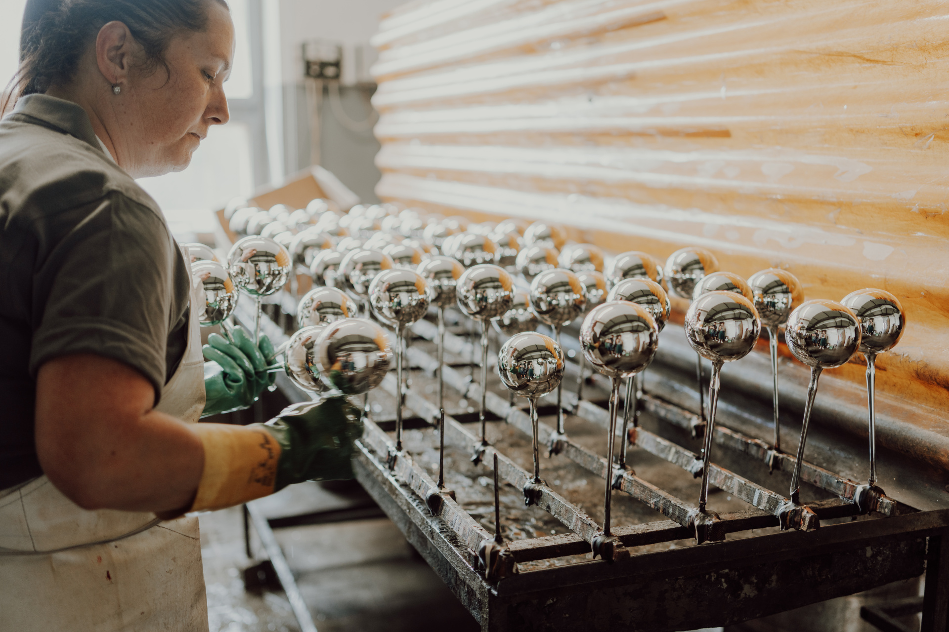 Poctivé řemeslo z Jičína: Umění vdechnuté do skla