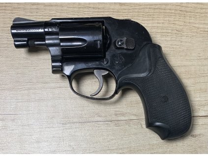 2973 revolver s w airweight 38spec 2 pouzity