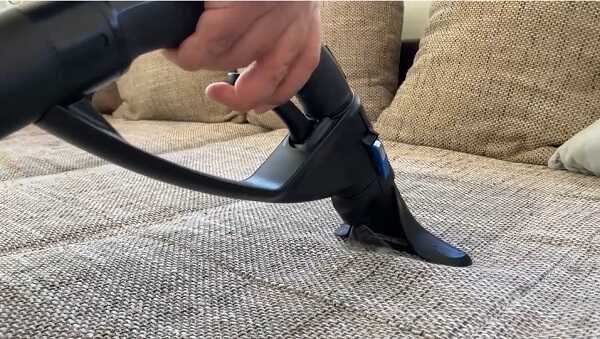 Tepovací vysavač na sedačky. Využijte svoji Hylu na 100%!