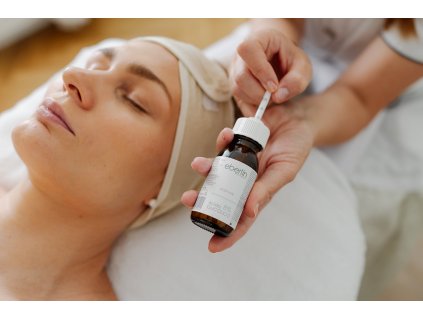 Opravte nedokonalosti pokožky pomocí chemického peelingu