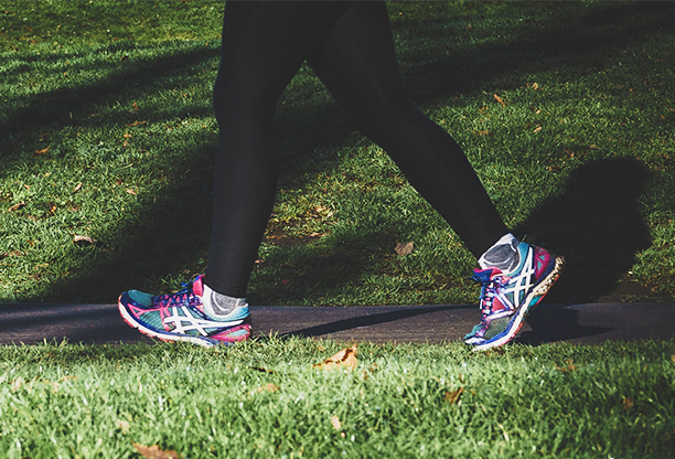 Zdravotní procházky během karantény: jak ochránit sebe i okolí