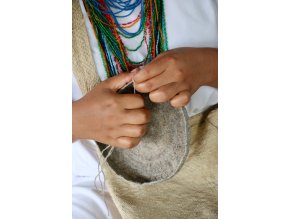 Korálky pro indiánské ženy na tradiční náhrdelníky
