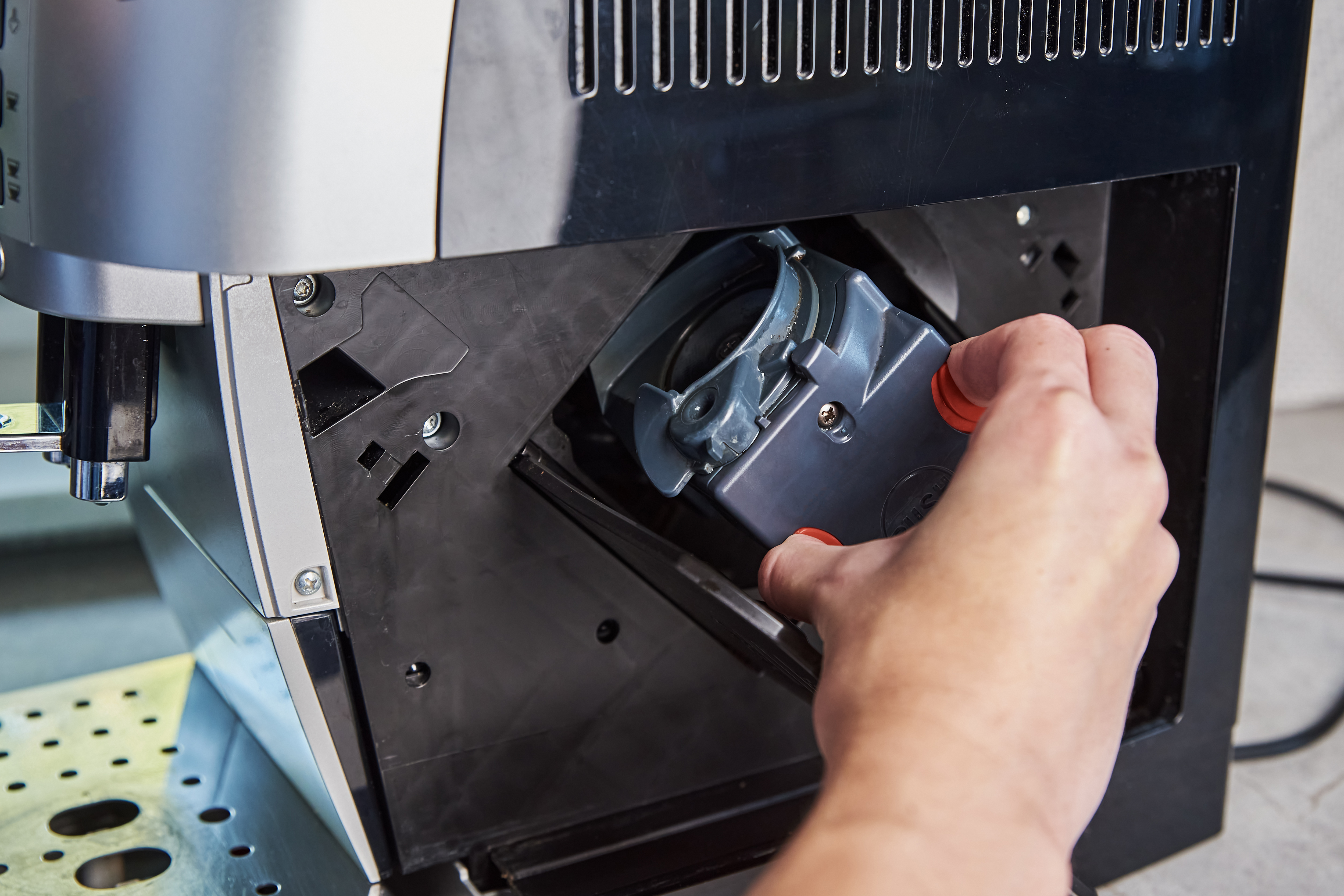 Jak správně pečovat o automatický kávovar DeLonghi