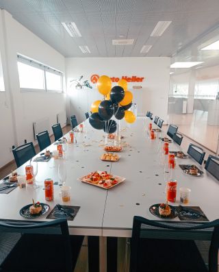 Každý měsíc rozbalíme nože, chutě i dobrou náladu v Auto Heller! 😋🔥 Pro jejich zaměstnance vždy připravujeme jiný...