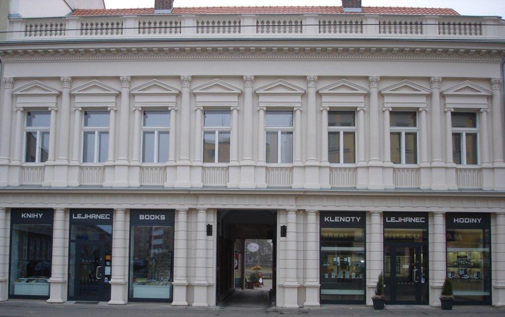 Prodejna Klenoty Lejhanec na třídě Míru v Pardubicích