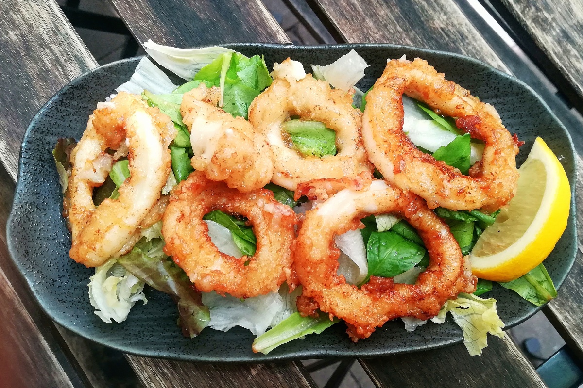 Fried calamari with onion koji