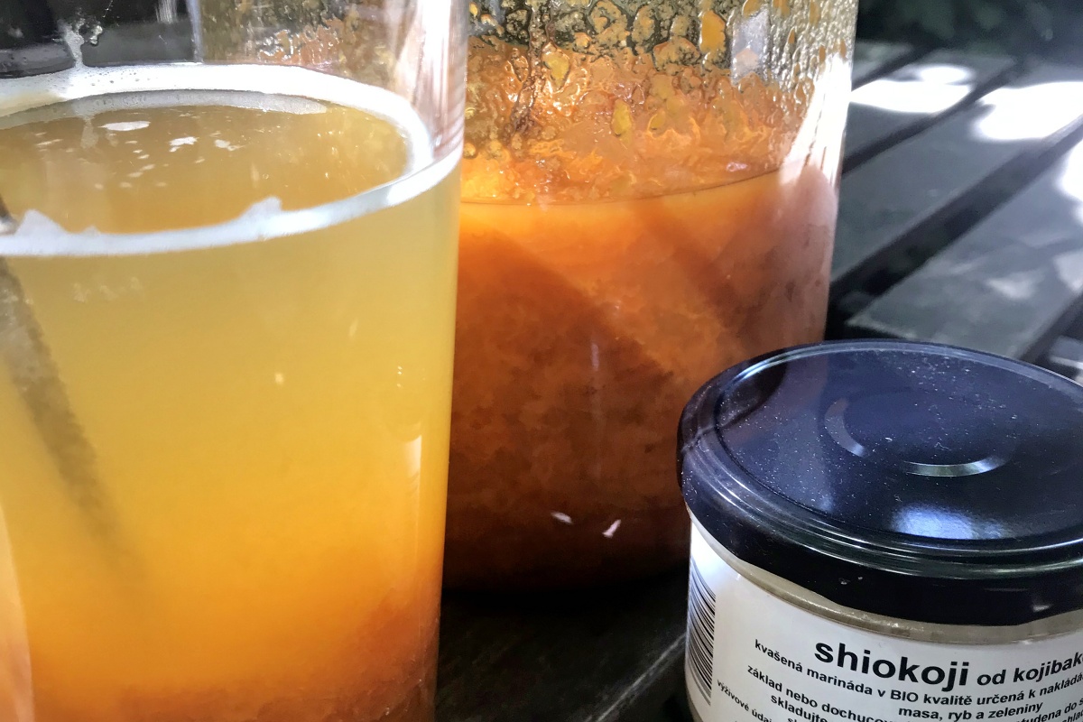 Fruit sauce