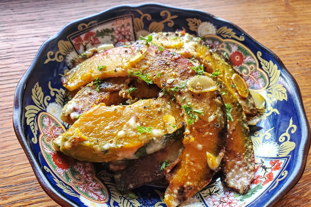 Grilovaná a marinovaná hokaido dýně