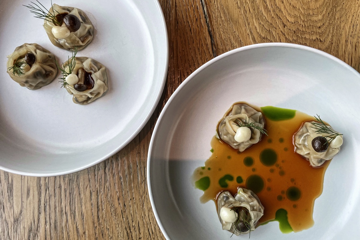 Knedlíček s lilkem, houbami a misem