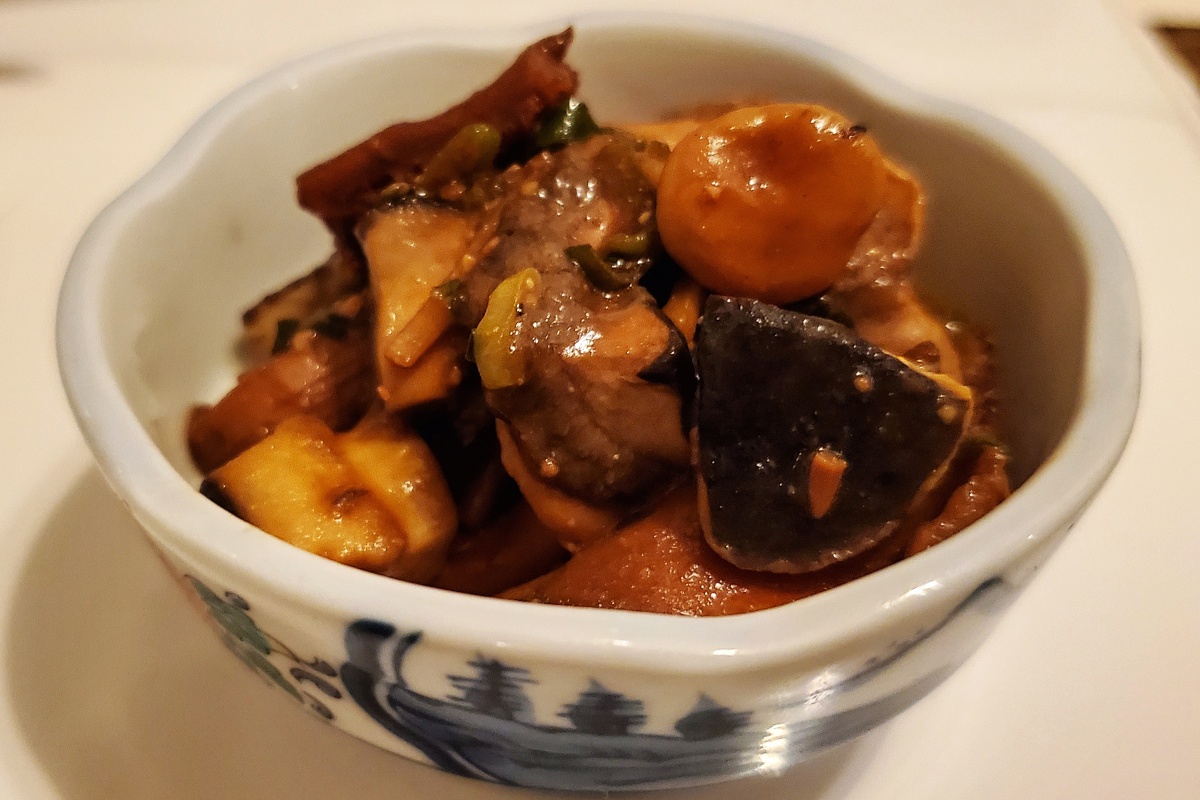 Marinované houby v misu