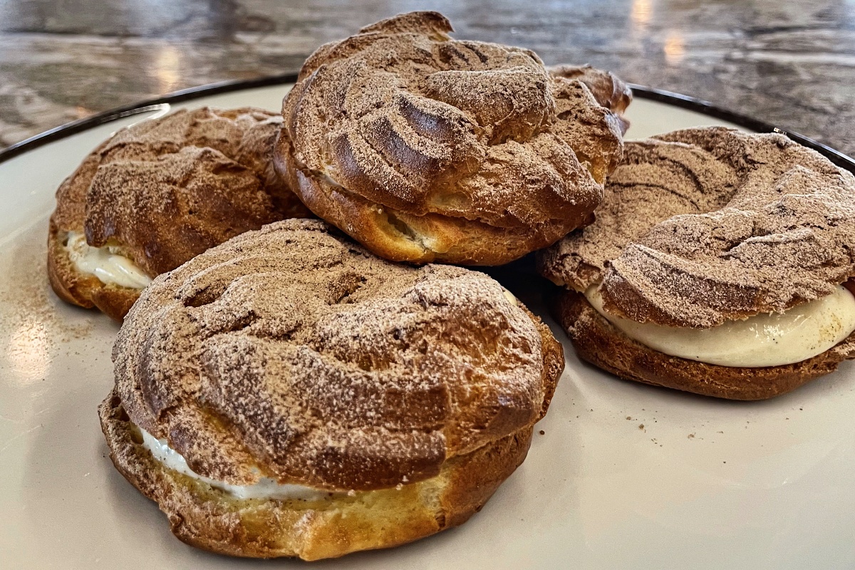 Caramel Cream Puff with miso cream