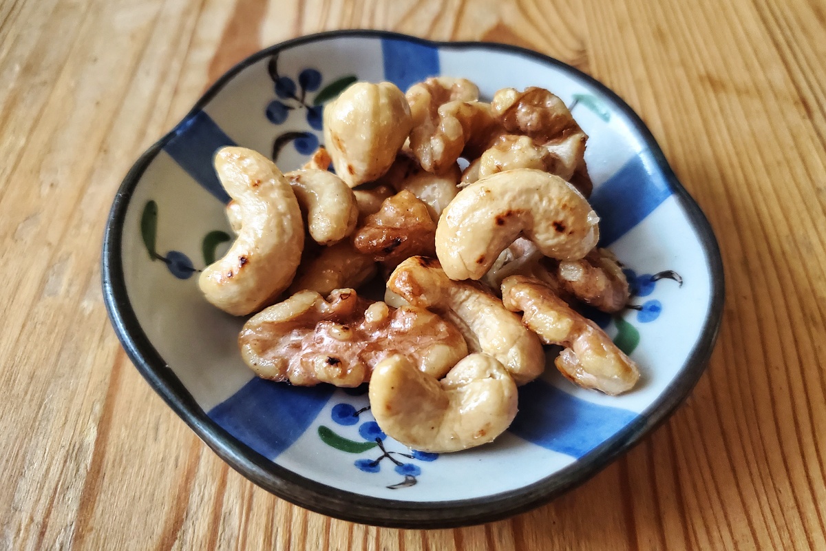 Roasted nuts with shiokoji