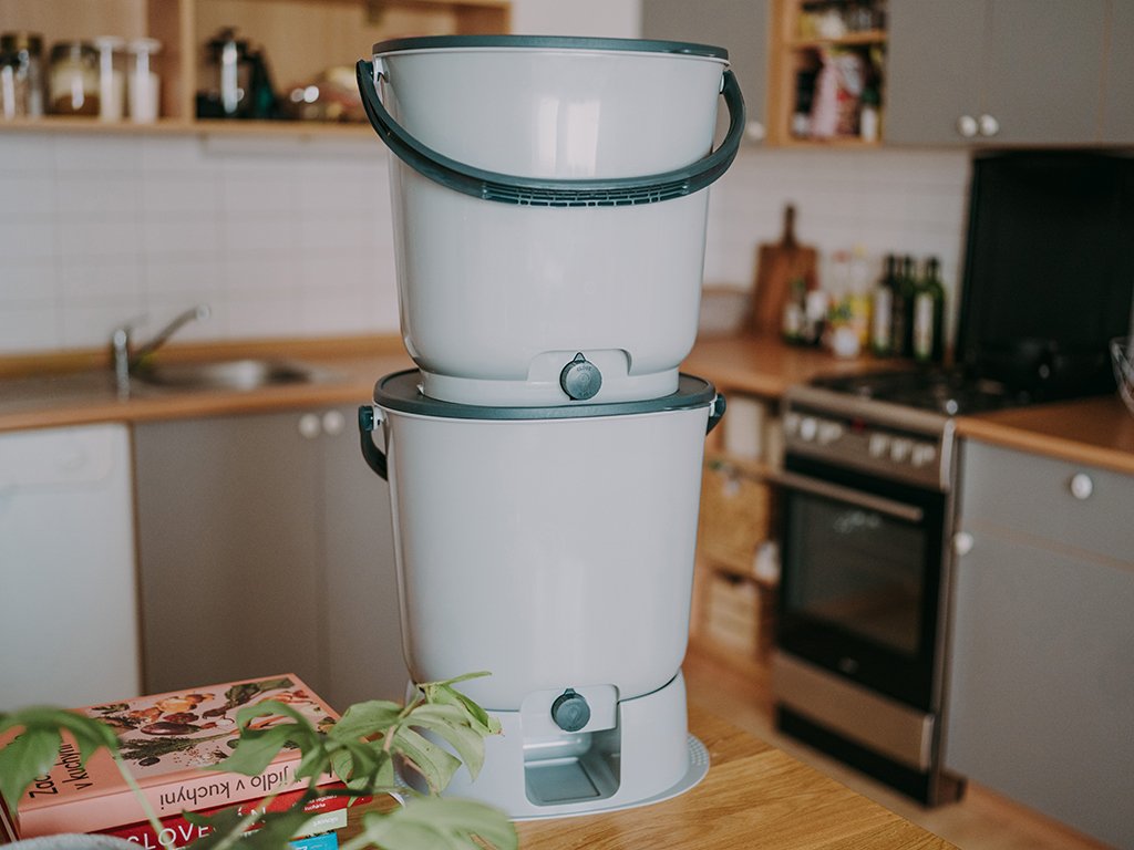 Set dvou kompostérů Bokashi Organko Essential - šedá + 1 kg směsi