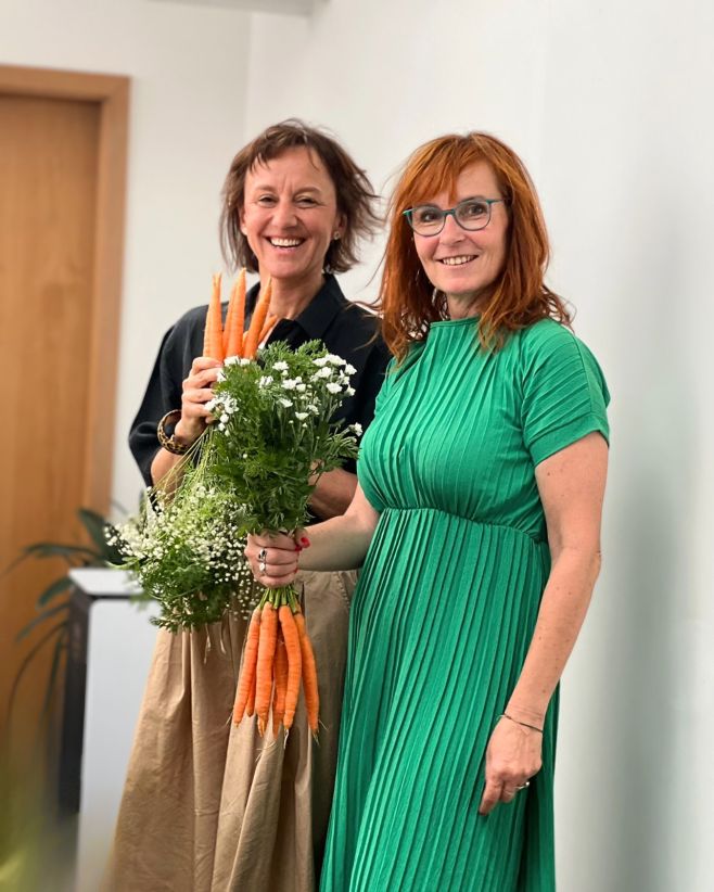 🥕 Dnes je Mezinárodní den mrkve. Tak si dáme jednu jednoduchou pravdu: nejlepší mrkev je ta, kterou si vytáhnete ze země...