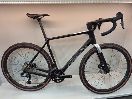 Gravel kolo Orbea Terra M20i Team 2025