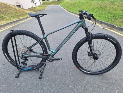 Horské kolo Orbea Alma M50 2025 Seaweed Carbon View