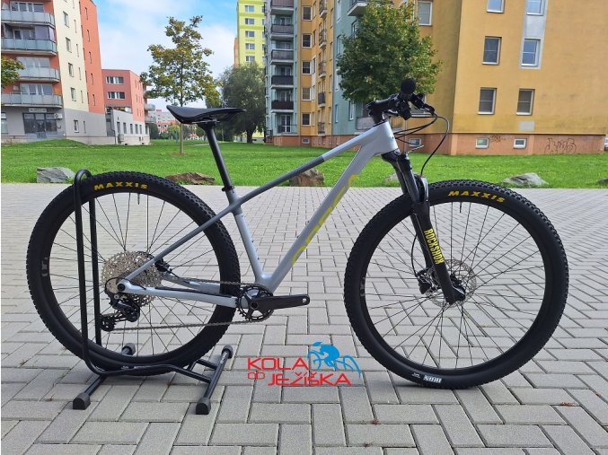 Horské kolo Orbea Alma M50 2024 Halo Silver/Shark Grey