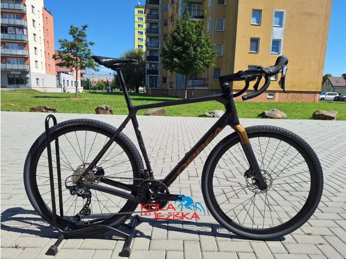 Gravel kolo Orbea Terra M30 Team 2024 Cosmic Carbon View/Metallic Olive Green
