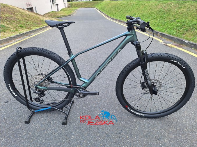 Horské kolo Orbea Alma M50 2025 Seaweed Carbon View
